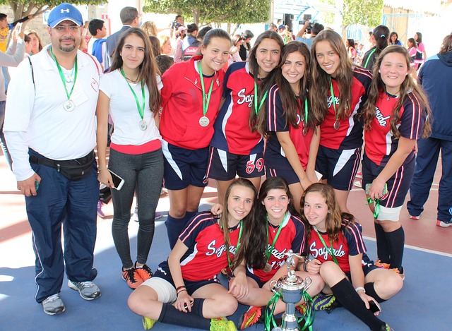 革迈出坚实 革迈出坚实